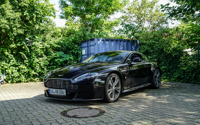 Aston Martin V12 Vantage Accident-free TÜV Approved Leather interior Very well-maintained condition (2010)