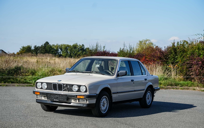 BMW E30 320i (1986), first owner, full service history, gazelle beige, new MOT