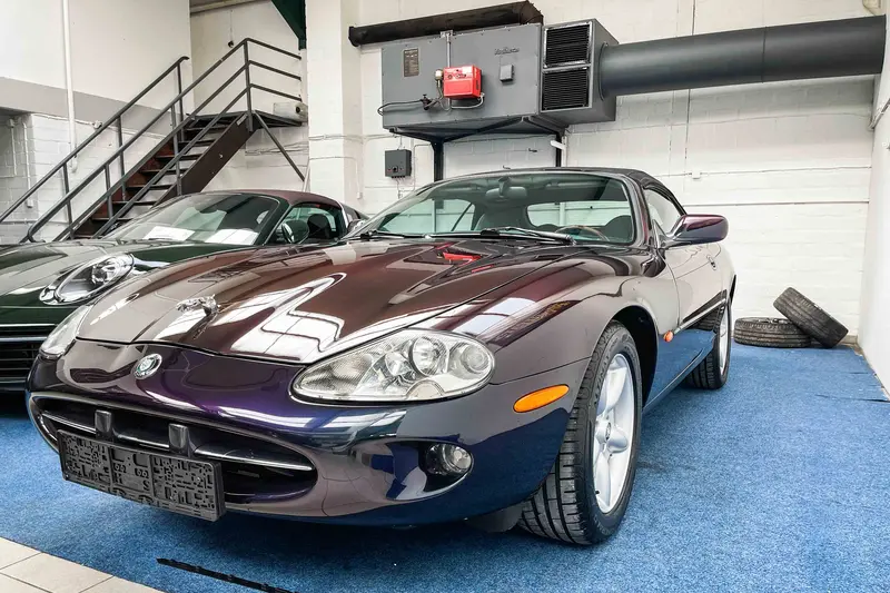 Jaguar XK8 Cabrio Scheckheft 2. Hand (1997)
