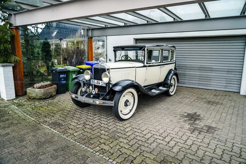 Chevrolet Series AC Sedan 4-door, restored with H license plate, extensive investments, authentic classic car (1929)