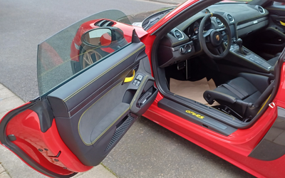 Porsche Cayman GT4 RS