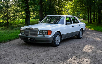 Mercedes Benz 300 SE accident-free Extensive equipment (1985)