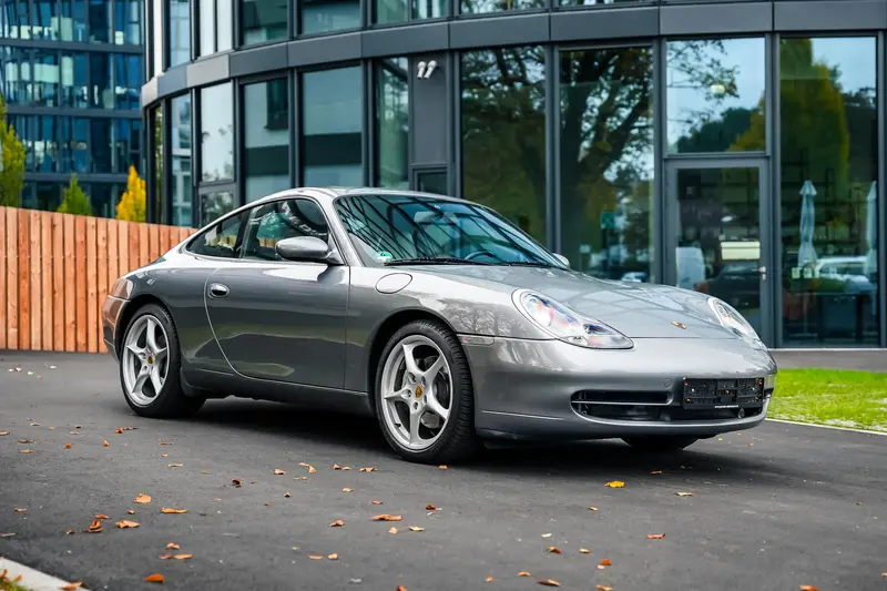 Porsche 911 996 Carrera 4 Lückenloses Scheckheft TÜV Zugelassen 2.000 € Investitionen Sehr Gepflegter Zustand (2001)