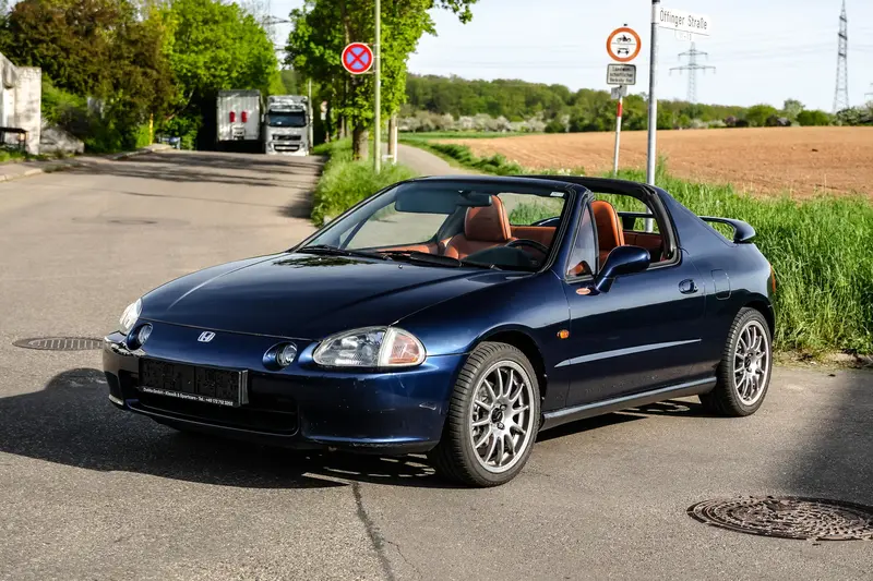 Honda CRX ESI Motegi special model 2nd hand Accident-free Checkbook maintained 4.000 € investment Extensive equipment Very well maintained condition (1998)