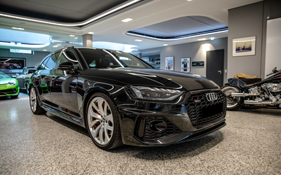 Audi RS4 Avant 450 hp From 1st hand Accident-free Complete checkbook 8 tires Aluminum forged wheels New brakes German first delivery (10/2020) Vmax: 280Km/h!