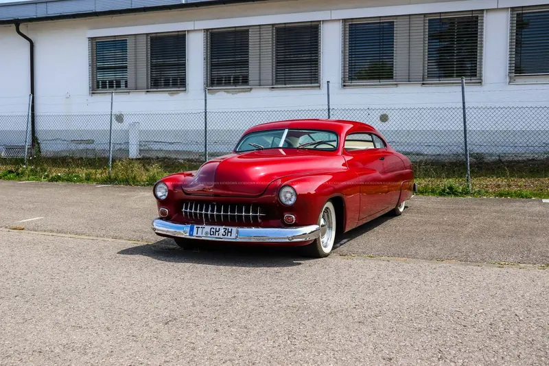 Mercury Eight Top Chop (1950) completely repainted, air suspension, with certificate