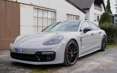 Porsche Panamera GTS ()