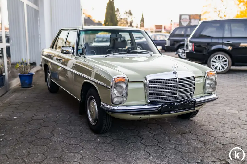 Mercedes-Benz W115 200/8 in hervorragendem Zustand Sammlerfahrzeug (1975)