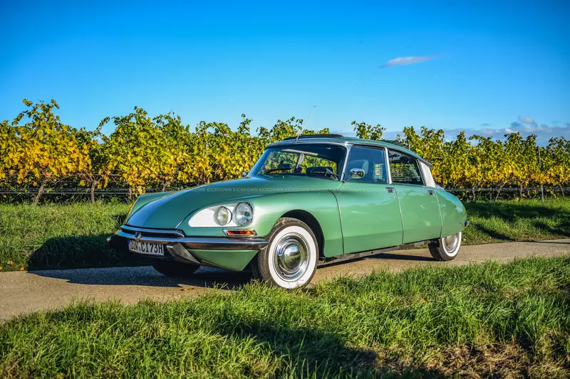 Citroen DS Super 5 (1973), Classic Data Note 2-, umfangreich technisch überarbeitet, Edelstahlabgasanlage