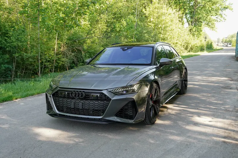 Audi RS6 Avant C8 (2021), lückenloses Scheckheft, umfangreiche Ausstattung