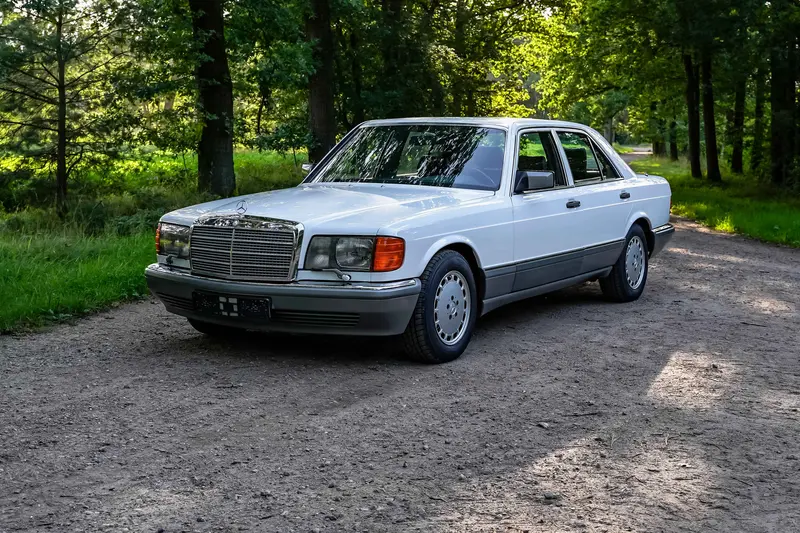 Mercedes Benz 300 SE Unfallfrei Umfangreiche Ausstattung (1985)