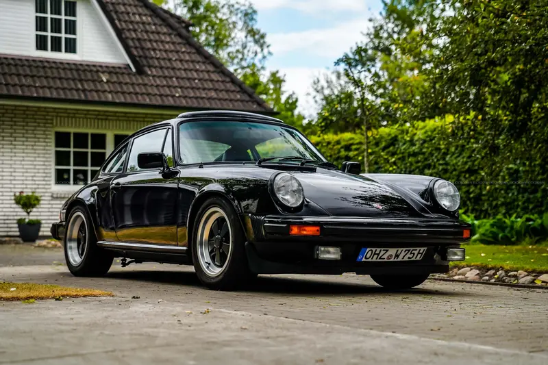 Porsche 911 SC (1981), freshly serviced, classic color combination, US vehicle