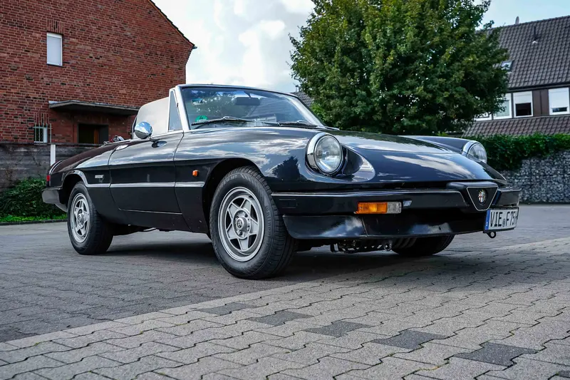 Alfa Romeo Spider 1.6 Aerodinamica, 5-speed, partially restored, accident-free (1988)