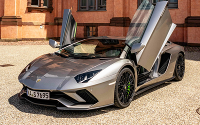 Lamborghini Aventador S LP740-4 from 2nd hand checkbook few KM (2018)