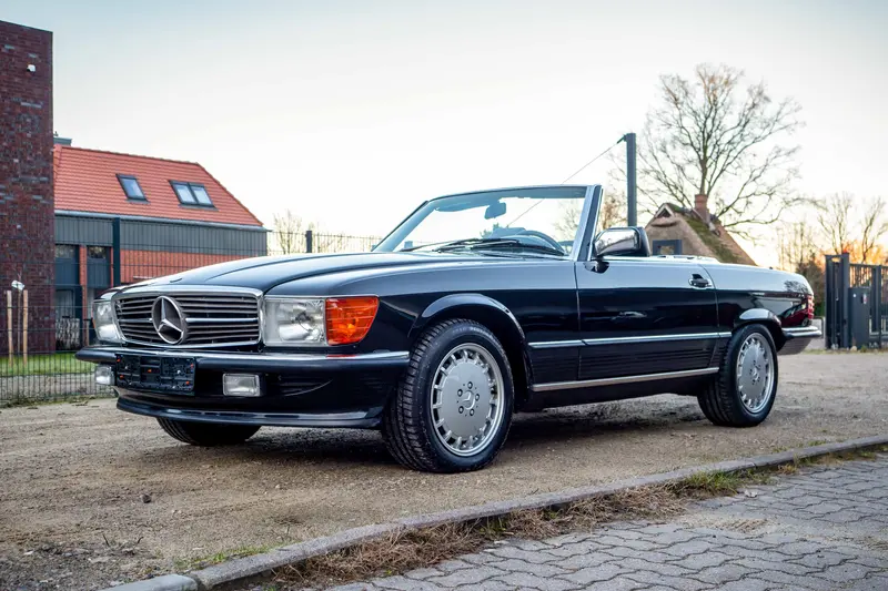 Mercedes-Benz R107 560 SL Hardtop Klimaautomatik ABS Gullideckel (1988)