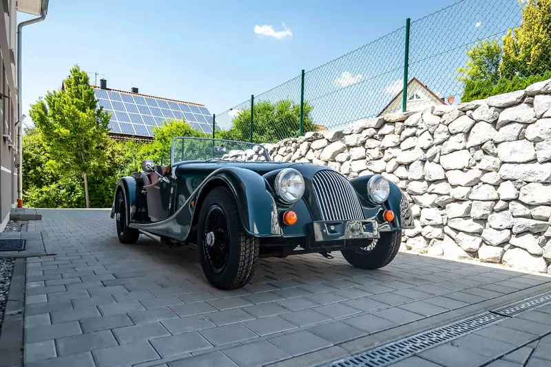 Morgan 4/4 Sport aus 2. Hand lückenloses Scheckheft Matching Numbers nur 37.828 km Laufleistung Top Zustand (2010)