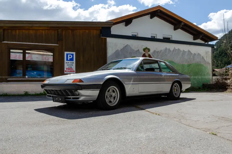 Ferrari 400 GT with Weber twin carburetors, well-maintained overall condition, high-quality right-hand drive (1977)