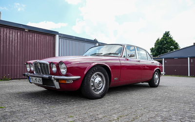 Jaguar XJ 12 (1976), rare V12, H license plate