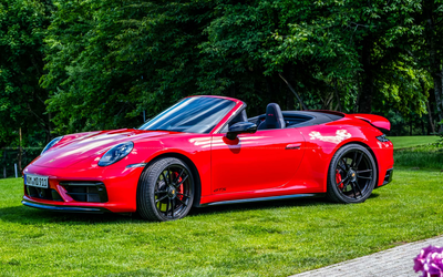 Porsche 911 992.1 Carrera 4 GTS Cabriolet (2022), 1. Hand, lückenloses Scheckheft, geringe Laufleistung, Approved