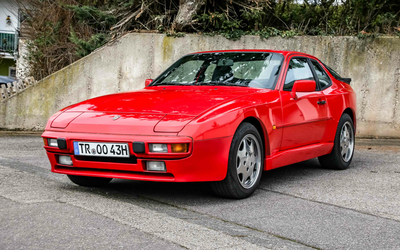 Porsche 944 Coupé 2nd series extensive partial restoration cavity sealing (1988)