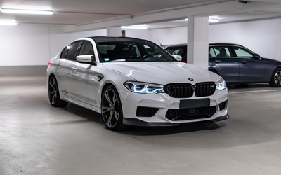 BMW M5 aus 1. Hand Lückenloses Scheckheft AC Schnitzer Upgrades Vollausstattung mit Sportextras (2018)