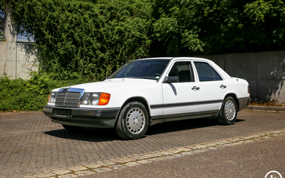 Mercedes-Benz W124 260E 1. Hand Scheckheftgepflegt (1989)