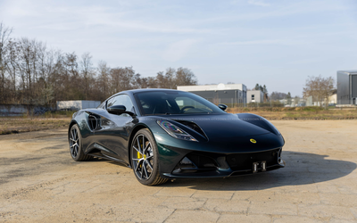 Lotus Emira (2023), First Edition, fast neuwertig mit nur 8.000 Kilometern, mit 3M Schutzfolierung, 1. Hand