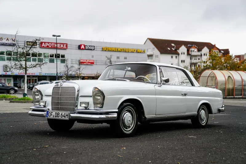 Mercedes Benz W111 220 SE/b aus 2. Hand 20.000€ investiert mit Wertgutachten Note 2- (1964)
