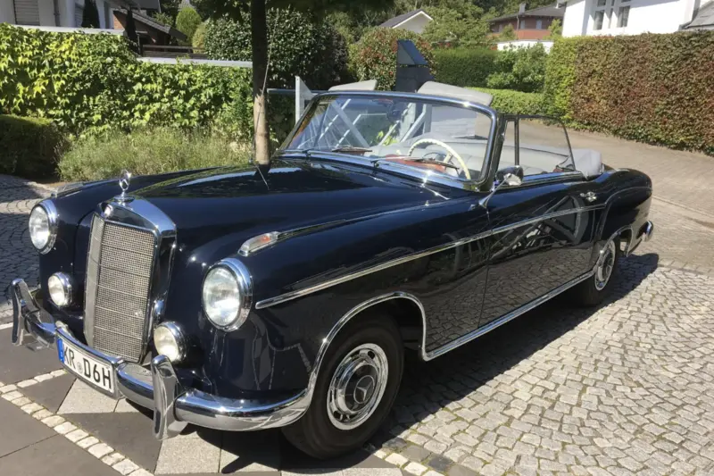 Mercedes-Benz 220 S AC Ponton Cabrio