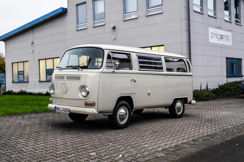 Volkswagen T2 USA-Import with camping equipment Restored (1968)