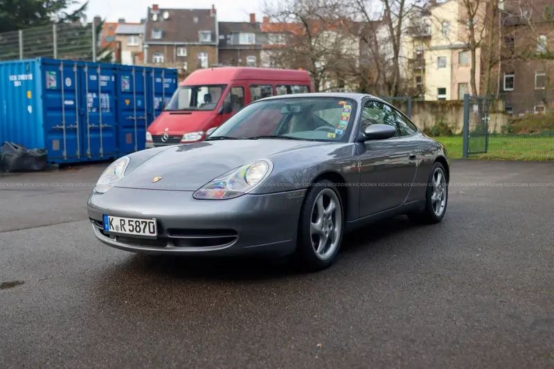 Porsche 911 996 Carrera Coupé (2001), manual transmission, owned for 15 years, maintenance and repairs carried out by Porsche