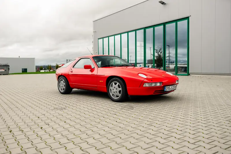 Porsche 928 GT Handschalter mit Wertgutachten der Note 2 (1990)