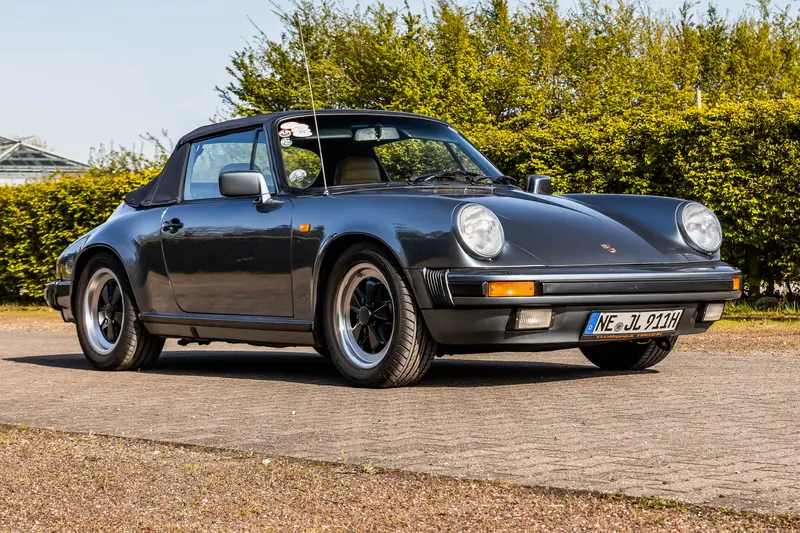Porsche 911 Carrera 3.2 Cabriolet Historie Porsche Classic Radio (1983)