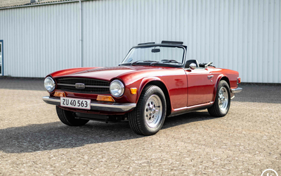 Triumph TR6 Dunkelrot Moto-Lita Lenkrad guter Zustand (1970)