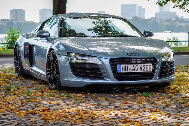 Audi R8 4,2L V8 Coupé nur 20.300 Km Jet-Blue aus 2. Hand (2008)