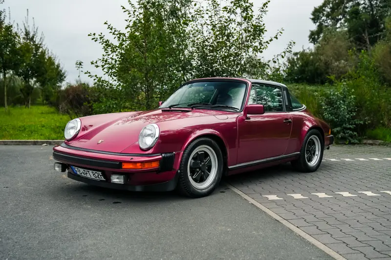 Porsche 911SC Targa Elegantes Lederinterieur in Braun Gutachten Note 2 (1982)