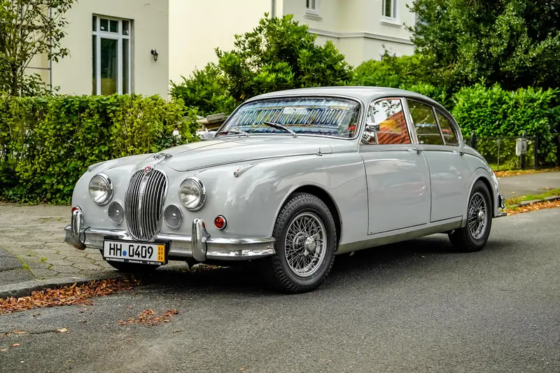 Jaguar Mark 2 2.4 - British icon with H license plate (1967)