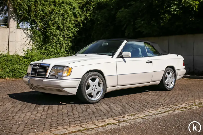 Mercedes-Benz W124 E320 Convertible (1995)