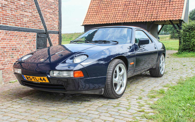 Porsche 928 S4 (1988)