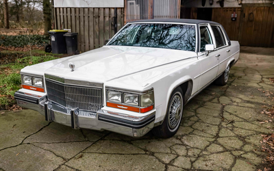 Cadillac Fleetwood Brougham Power steering electric windows partially restored (1987)