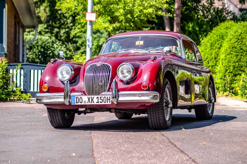 Jaguar XK 150 Fixed-Head-Coupé (FHC) aus 2. Hand Imperial Maroon Leder Automatik kompl. Brake system new (1958)