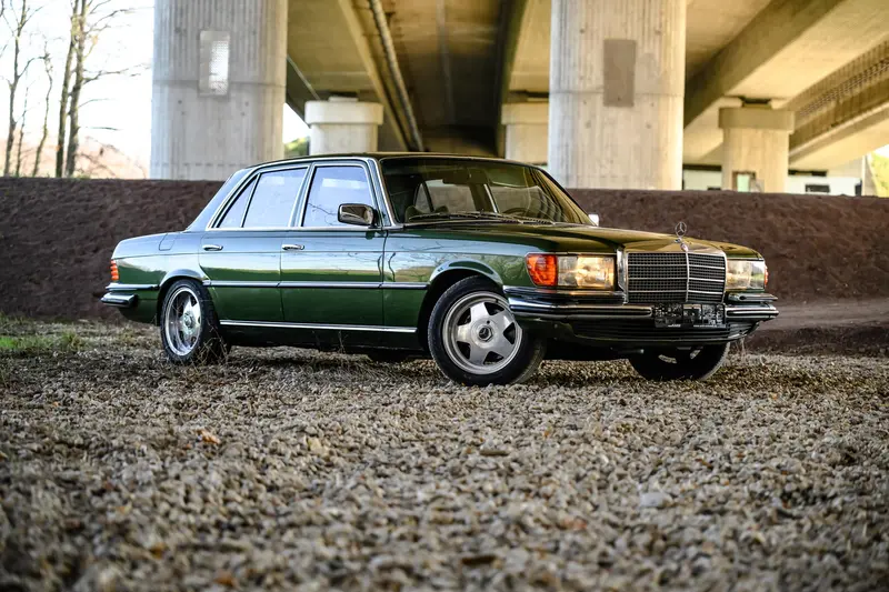 Mercedes Benz W116 280 SE in Grün-Metallic Restauriert Motor revidiert H-Kennzeichen Gutachten Note 2 (1979)