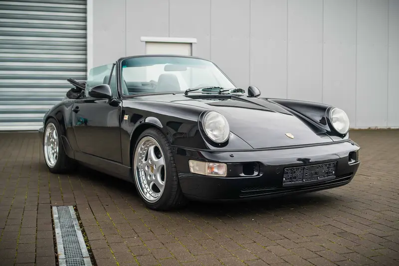 Porsche 964 Cabrio dt. Erstauslieferung teilweise Scheckheft schwarz/schwarz (1991)