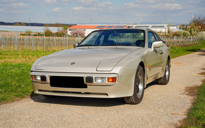 Porsche 944 (1984)