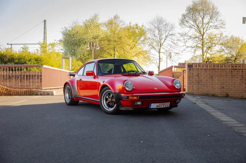 Porsche 911 Carrera 3.2 original WTL (1985), Werksturbolook, erst nachvollziehbare 88.442 Meilen, Scheckheft, Top-Zustand