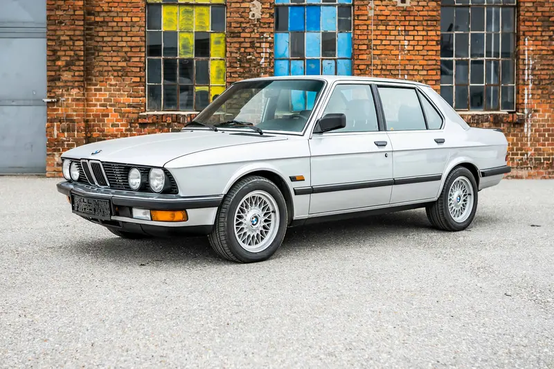 BMW E28 535i M-Tech Klima Dogleg Sportsitze Differentialsperre (1985)