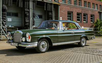 Mercedes-Benz W111 220 SEb Coupé dark green Sunroof Servo Blaupunkt cassette (1965)