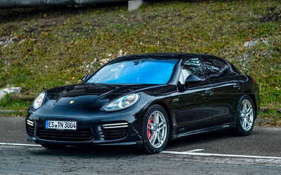Porsche Panamera GTS from 2nd hand with complete checkbook (2015)