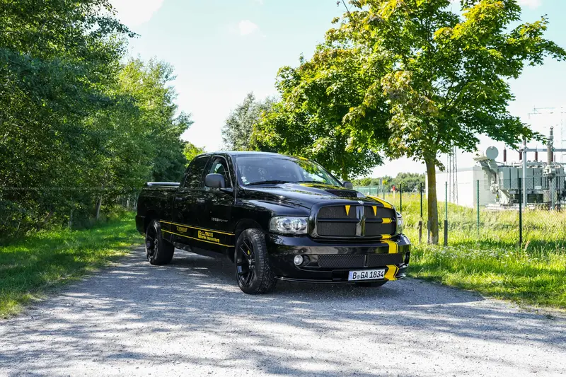 Dodge RAM SRT-10 Quad Cab (2005), seltene Ausführung, V10 Viper-Motor, frischer Service, sehr gepflegt