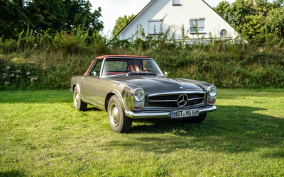 Mercedes Benz W113 230 SL Pagoda (1966), US import, partially restored, interior as good as new